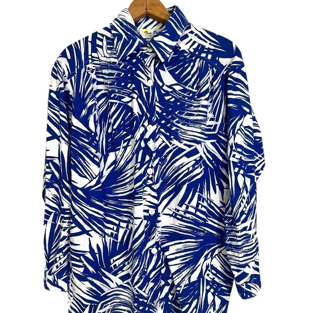 Two Potato Laguna Beach Women Medium Tropical Blouse Top Oversized Blue White